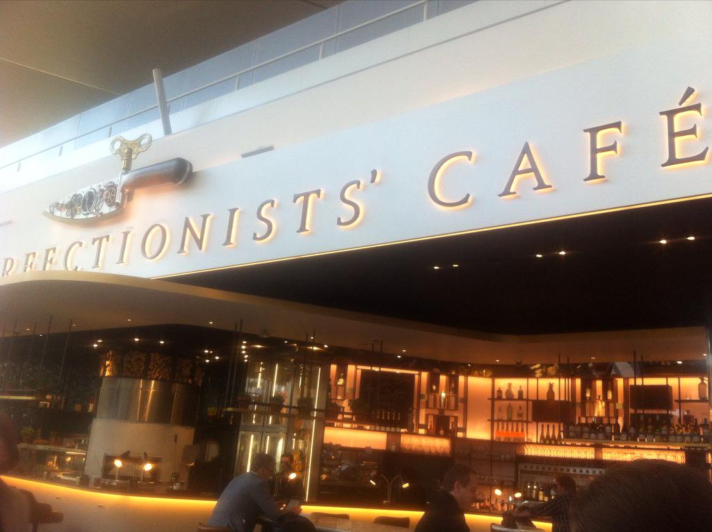 amathustom's tweet photo. @dinnerbyheston was delightful - lovely mash! Thanks to the whole team. Breakfast at Hestons and hello DC #Party http://t.co/Xk49LNetHu