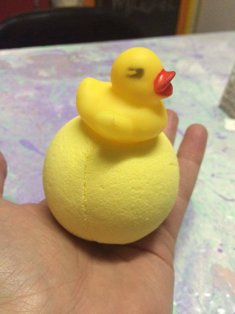 nicoletheron's tweet photo. @tinksvz can you guess where the other ducky is? http://t.co/3egV15wncQ