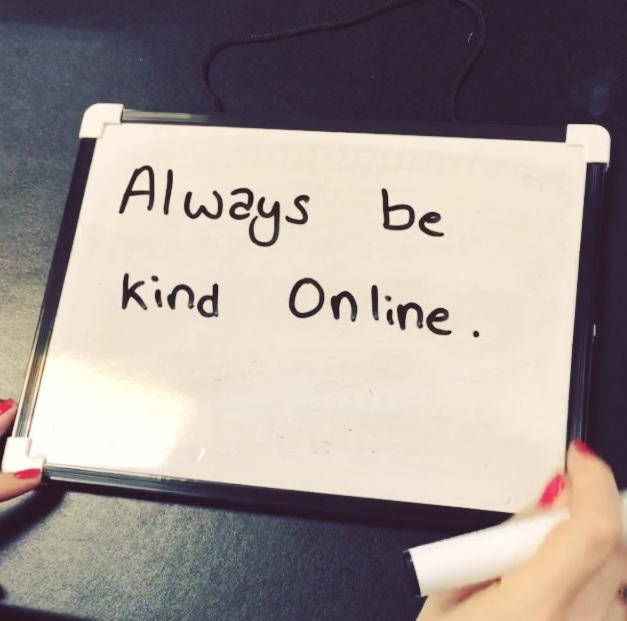 It's #KindnessDay tomorrow and we have a few ideas to help you get involved saferinternet.org.uk/news/be-kind-o…
