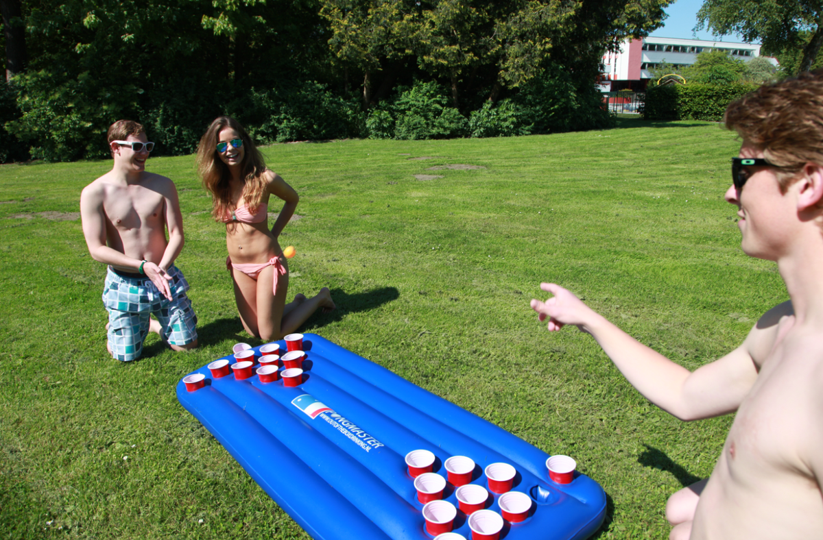 Pongmaster2015's tweet photo. Leuke vakantie? Neem de pongmaster mee en je hebt gegarandeerd en vette vakantie! #beerpong #pongmaster #bierspel http://t.co/ZExjvZw9Cc