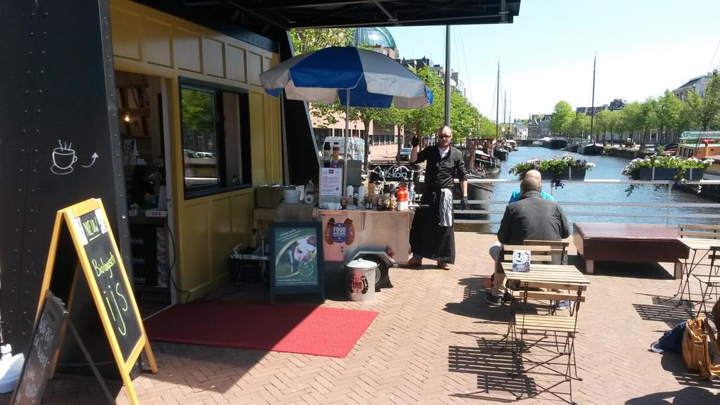 Hij staat er weer! #hotdog <a href="/foodbrothers/">FoodBrothers</a> <a href="/WEareGRUTSK/">WEareGRUTSK</a>