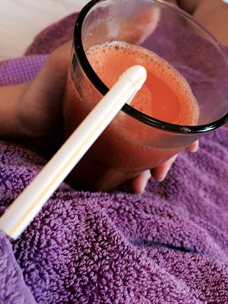 SarahDMansour's tweet photo. Carrot juice situation http://t.co/EU4eU51w89