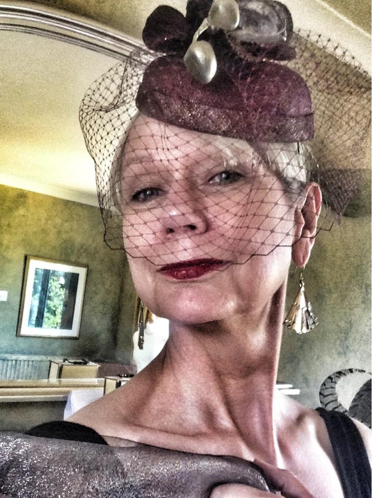 ModelJo's tweet photo. Little bit of vintage style hat by @hats_byJoViolet #1950's #vintage #pillboxhat #vintagevogue #retro #veiledhat http://t.co/SJCIGe9uiG