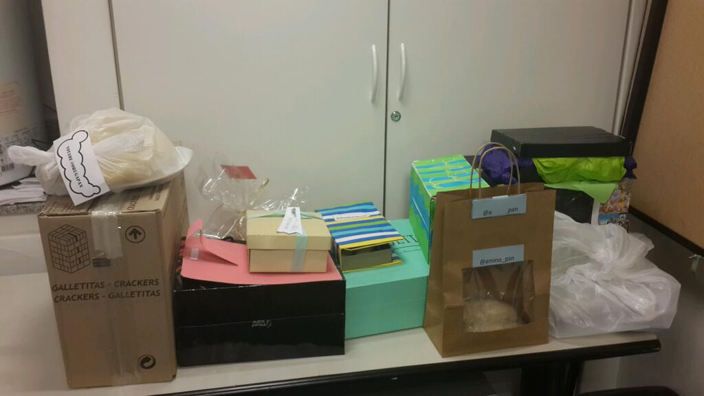 holapancoe's tweet photo. Asi llegaron los #pancoe 5 ! Cajas cerradas y carteles identificatorios dentro http://t.co/90UUjvbwvJ
