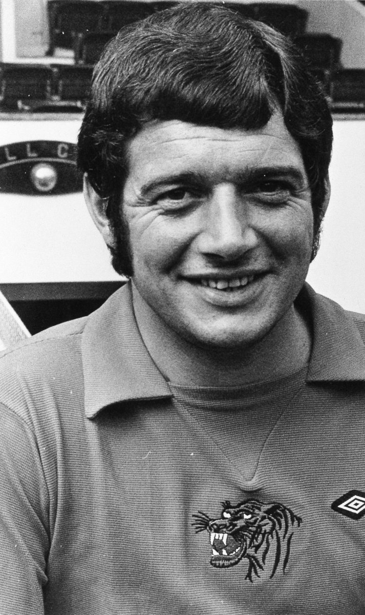 Former Arsenal left-back-turned goalkeeper dies 1 Ian McKechnie