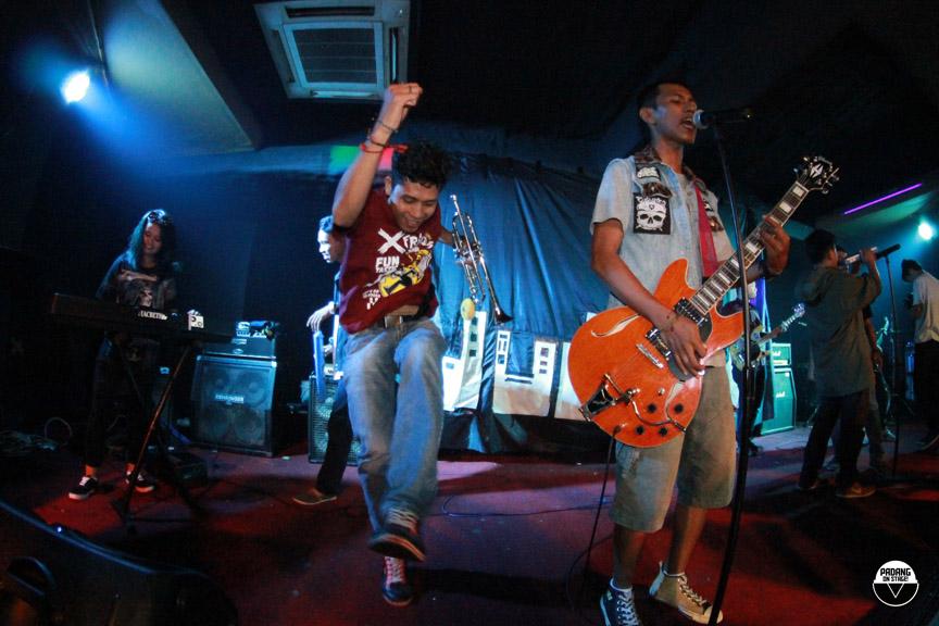 PadangOnStage's tweet image. [REVIEW] Sensasi Seru di Record at Night III &amp;gt; padangonstage.com/2015/06/09/sen…