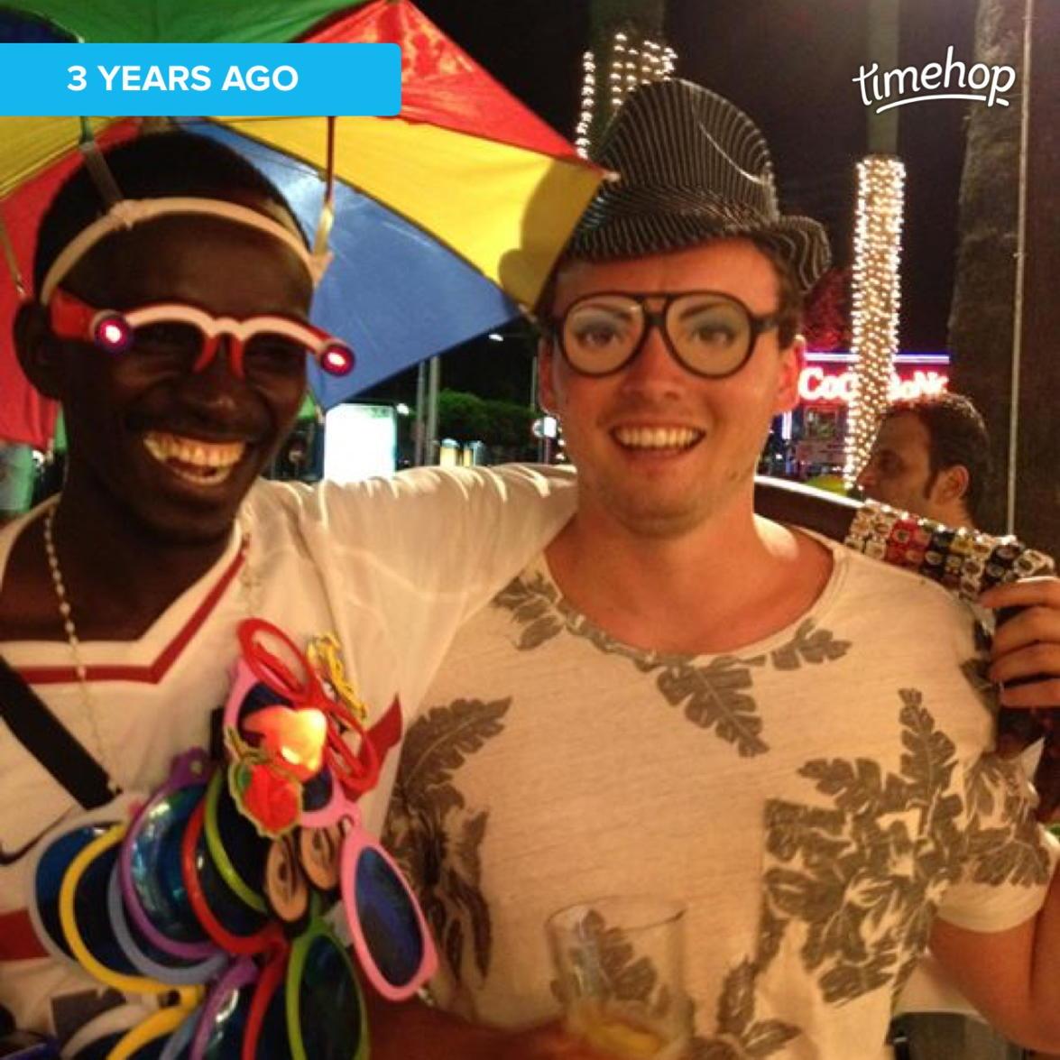 Si_hump's tweet photo. Exactly 3 years ago today! via @timehop
@88Brett #fatsamsbarmyarmy http://t.co/mHP0DMpcwk http://t.co/GxxMLn0rwR