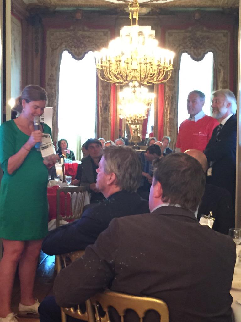 Ontbijtsessie door Topsport Amsterdam in ambtswoning voor bedrijfsleven. Met presentatie van heren Schenk &amp; Scherder.