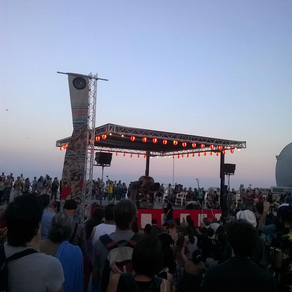 scottlewin2014's tweet image. #Barcelona #show #love #couple