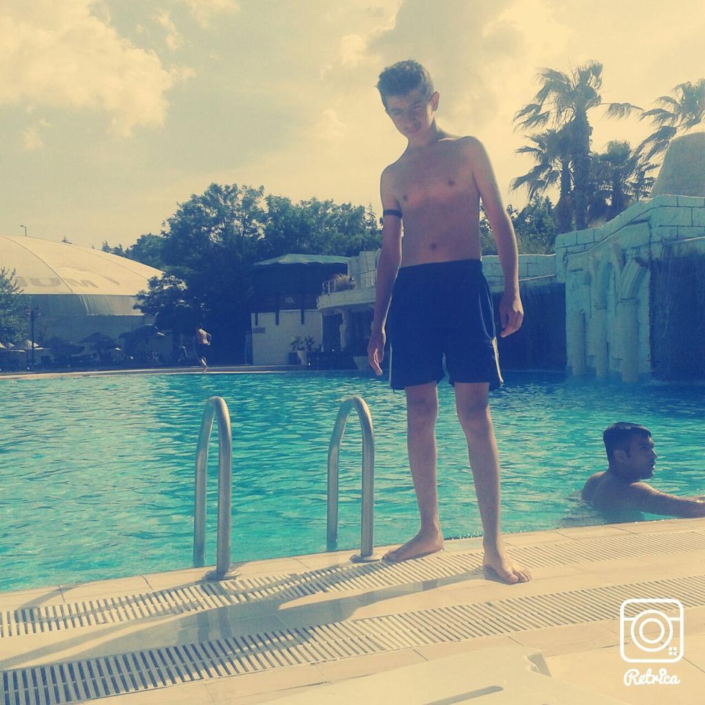 Metin96018387's tweet photo. #aquadolpin sezonunuda biz actik :)) http://t.co/AReGtIGvp0