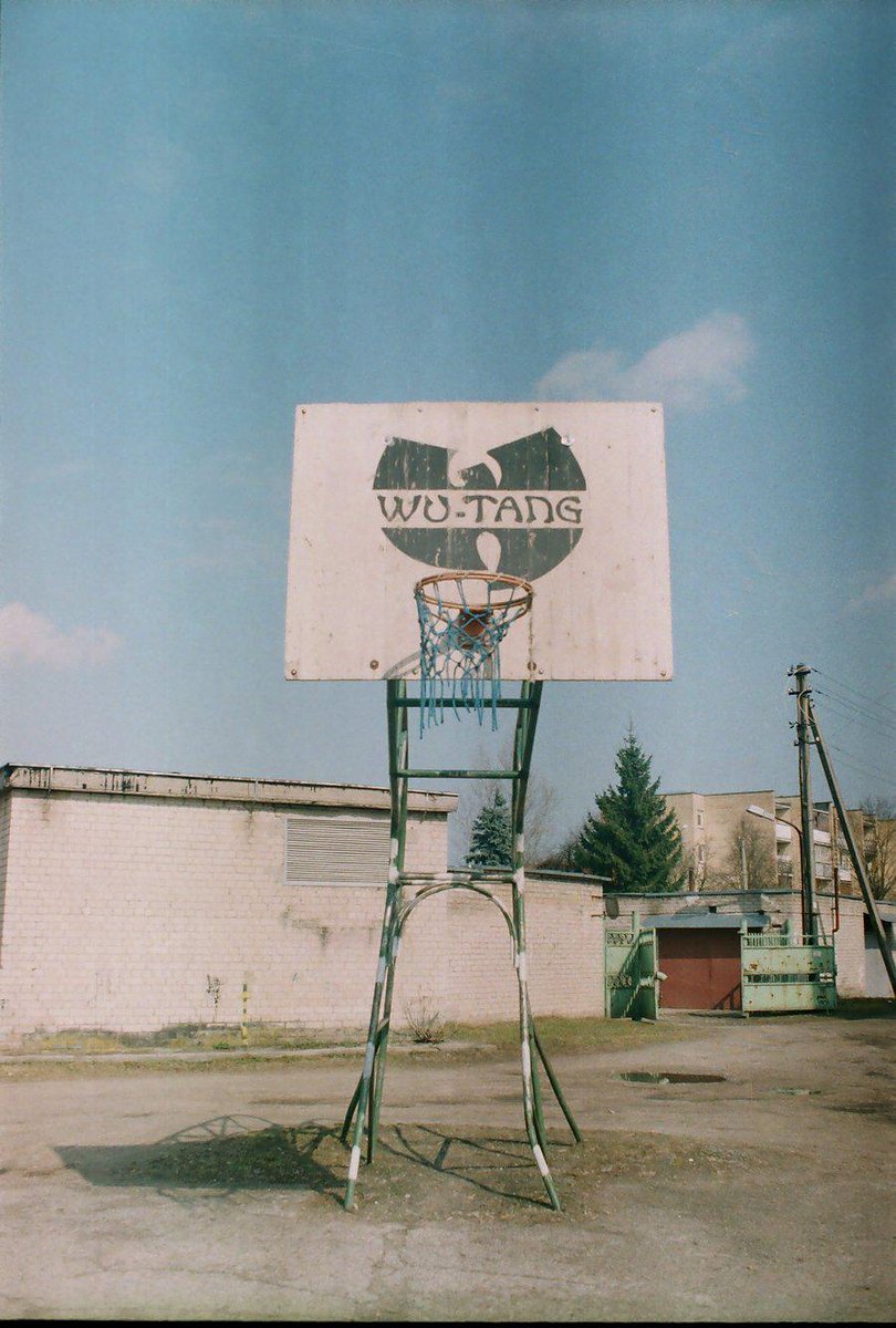 REPRESENT YOUR HOMECOURT
Poste ein Foto auf unsere Facebook Wall und gewinne ein Goodie Bag von K1X! #SHUTUPANDPLAY