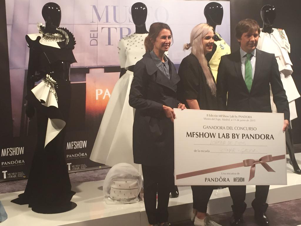 MuseodelTraje's tweet photo. Lorena de Dios de la @EscuelaGoymar es la ganadora de la II Edición #MFShowLab by @PANDORA_ES. ¡Enhorabuena! http://t.co/nqKogD1fSu