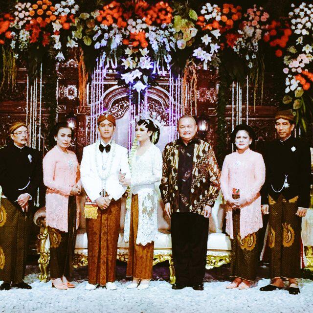 Snpranaputra's tweet photo. Selamat menempuh hidup baru untuk gibran dan selvi. http://t.co/CgatcCS9Mx