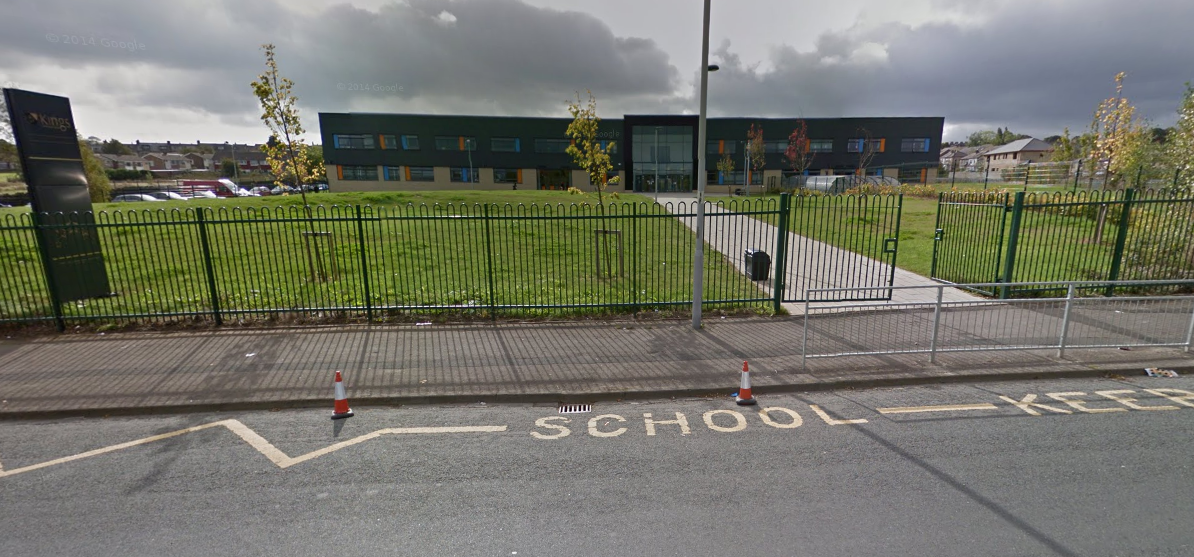 KieranSmith2005's tweet photo. Teacher in hospital after Bradford school stabbing http://t.co/hcZikAdh7m http://t.co/DCj1jcwooK