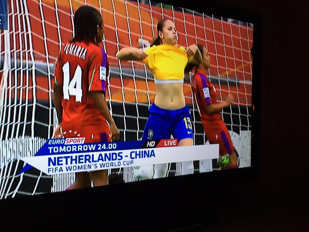 We beginnen vanavond met World Cup of Darts en daarna Het Wk voetbal voor vrouwen met Oranje-China