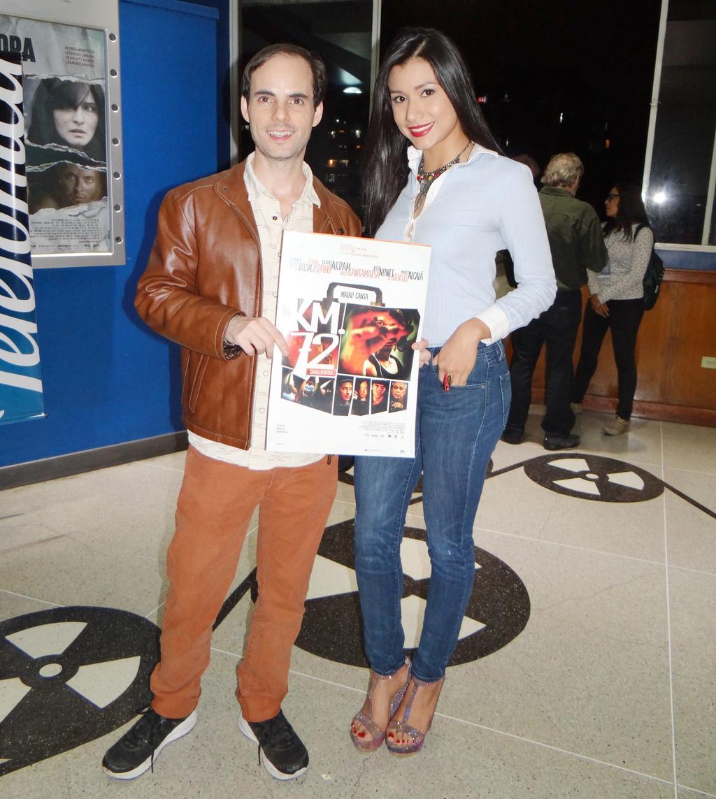 ESPASAMERIDA's tweet photo. El director de @Km72FILM Samuel Henríquez y la actríz @Indrasantamaria XI Festival  #CineVenezolano   #FCV2015 http://t.co/VpzCnZyuLW