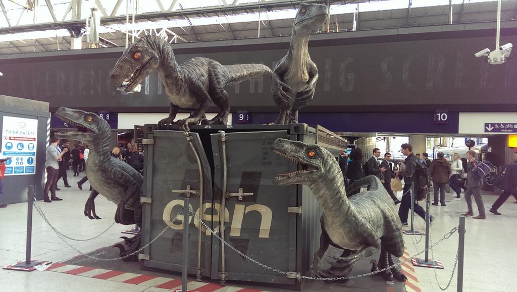 AliceTyler92's tweet photo. I know what I'm doing this weekend after seeing this at Waterloo yesterday! Can't wait!  #JurasicWorld @universaluk http://t.co/sQW4ZCfFF4