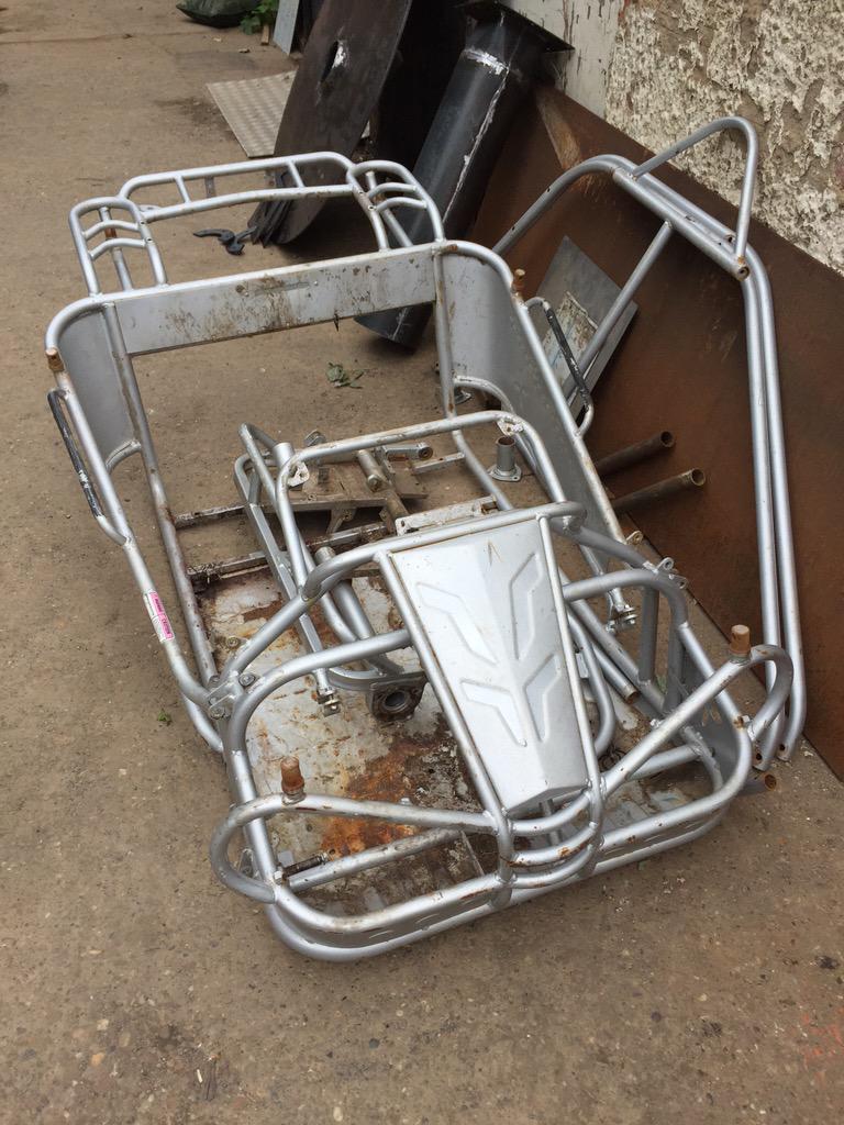 JWengineering's tweet image. Go-Cart blasted and powder coated RAL 5002 #LongEaton #Nottingham #derby before and after