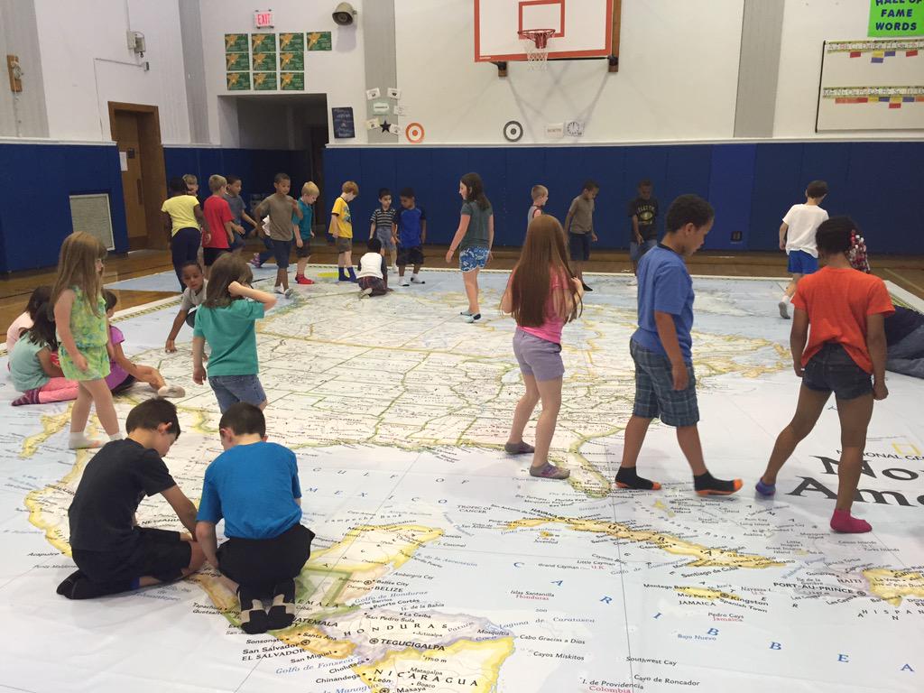 MrsBurdenSL's tweet photo. Playing Simon Says on the traveling map from @NatGeo ! @syracuselatin @SyracuseSchools http://t.co/kpfh6fU1iq