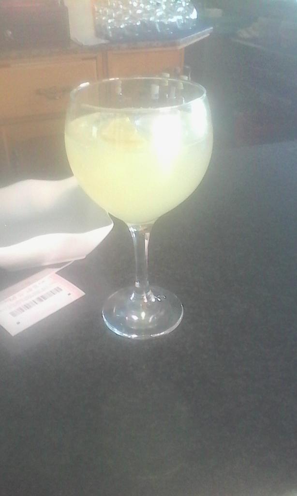 luisherci's tweet photo. A sin se hacen mas amenas las tardes de trabajo.. http://t.co/LWIFlFZXqQ