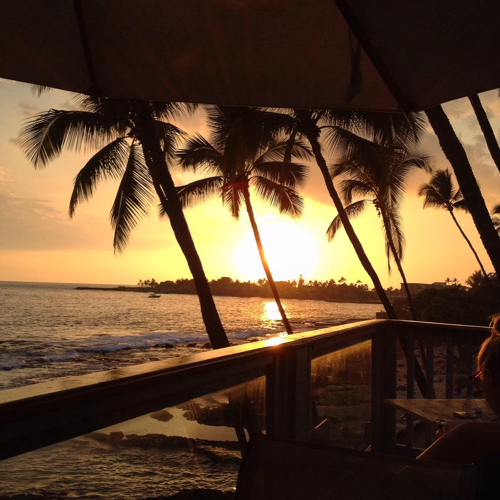 joelbomb_'s tweet photo. Haven't experienced anything quite like the Hawaiian sunset!
It's a joy to be out here!
#summeroftraining #YWAMkona http://t.co/2W83Y1HTOO