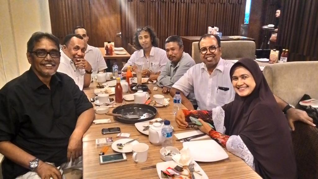 acehrayaID's tweet image. CIBUBUR Informal Meeting. Selepas takziah  ke rumah alm. Jamil Hasan. Membahas Kongres Peradaban Aceh.