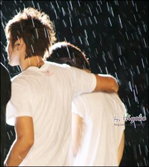 <a href="/TonnamYJ/">YJ Romance ♥</a> ชอบโมเมนต์กอดค่ะ >< ต่อให้แจกล้ามปูแค่ไหน ก็จะตัวเล็กในอ้อมกอดยุนเสมอ และอ้อมกอดนี้คือที่ปลอดภัยของคิมแจจุง