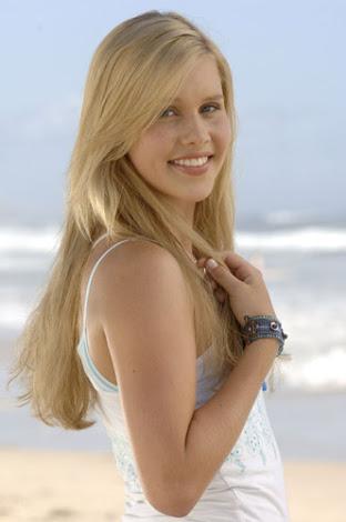 \" e parece que foi ontem Happy Birthday Claire Holt 