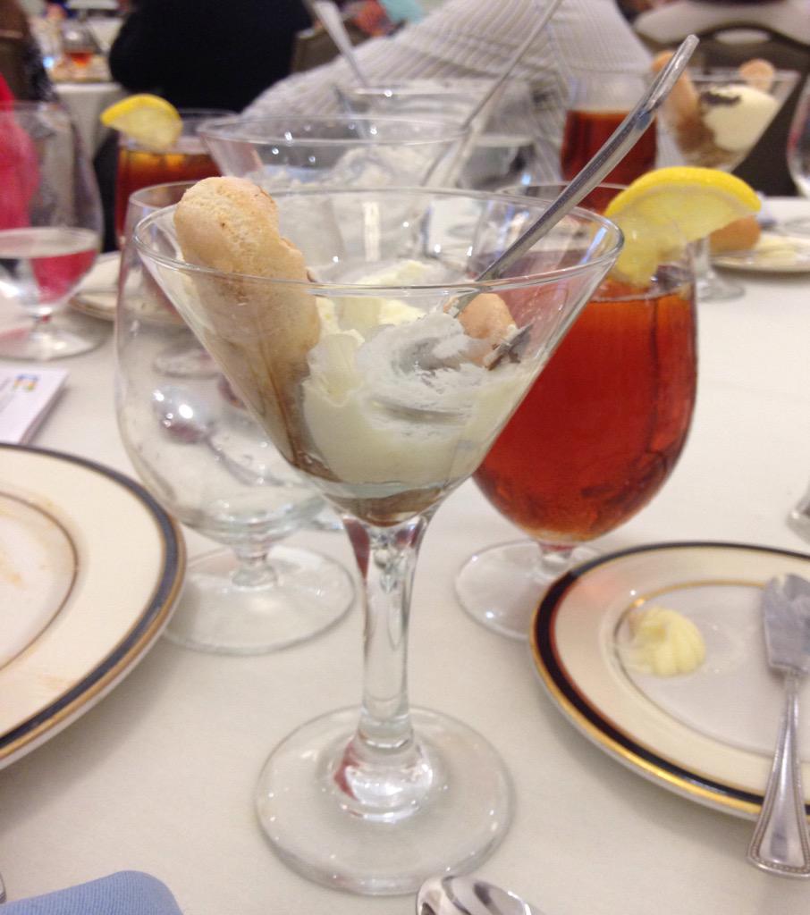 MatthewSCRVA's tweet photo. No @AMARichmond tiramisu is safe from the crew @CreateDigital http://t.co/UXxedRy6iP