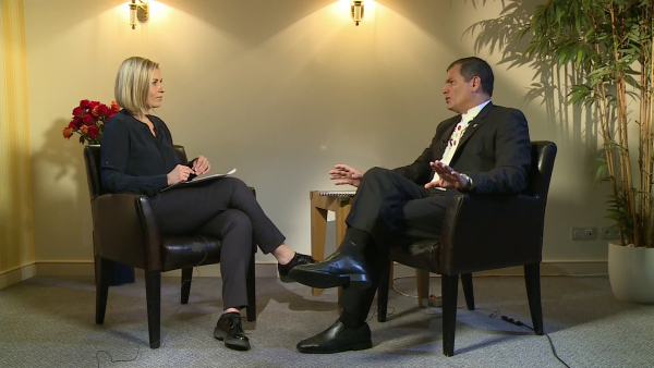Rafael Correa: Hoy América Latina habla con la frente en alto goo.gl/tB4ayZ
