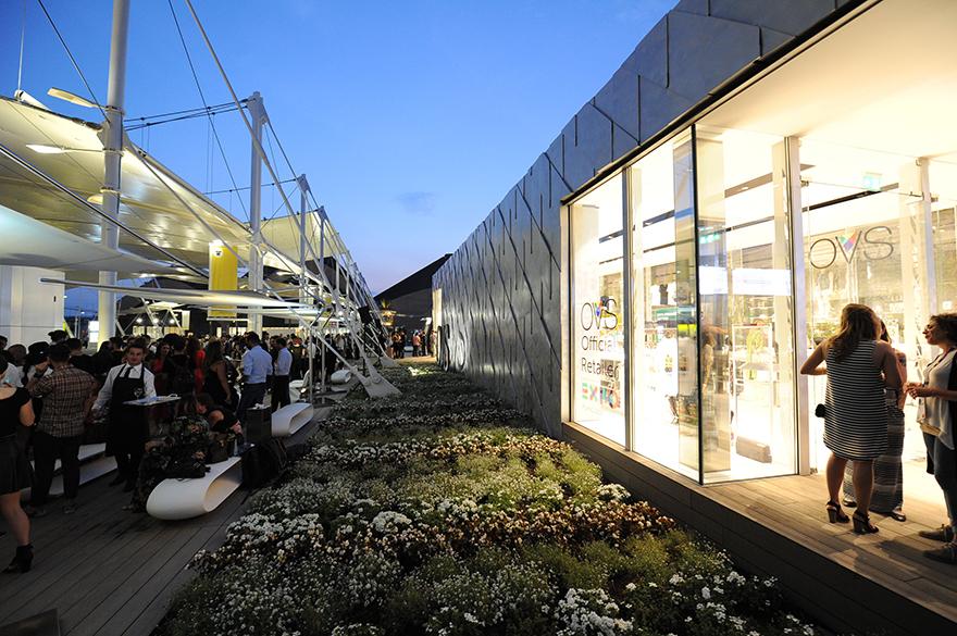 OVSofficial's tweet photo. 10/06 Party d'inaugurazione del padiglione OVS in @Expo2015Milano. Gallery evento http://t.co/YGq7nDLAR4 #OVSforEXPO http://t.co/hbqN7TgSOa