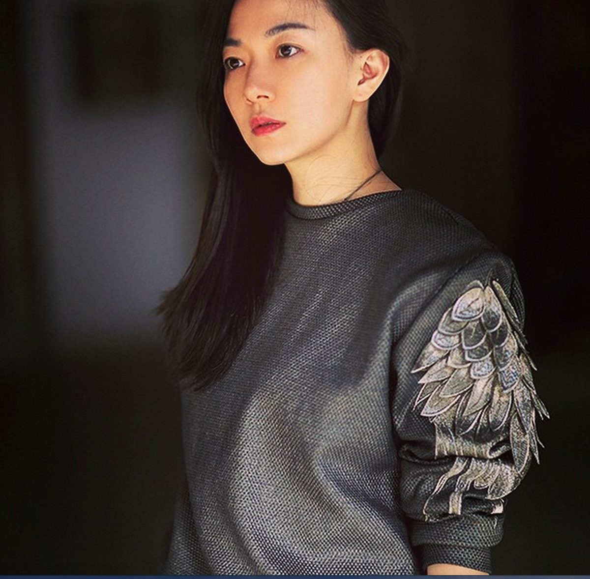 ForwardPR's tweet photo. .@DesignerJiCheng wearing her fabulous Wing Sweatshirt for charitable ‘Project Glimmer’ #forwardpr #jicheng #wings http://t.co/iXzFmSqgIw