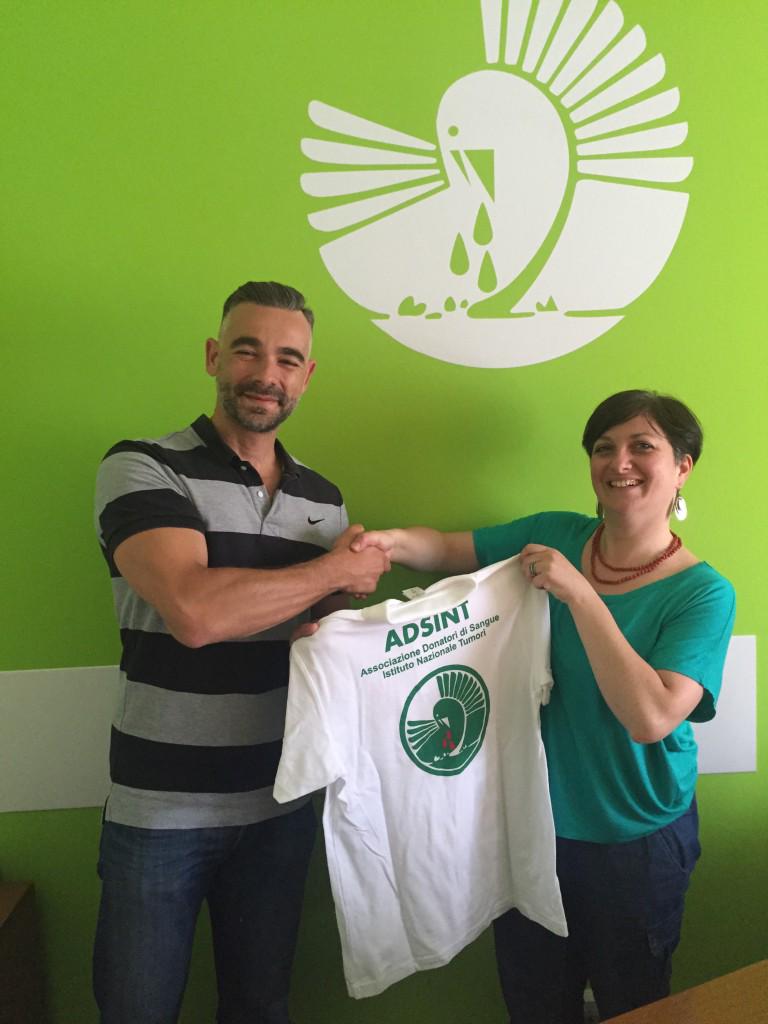 #IronMario <a href="/ADSINT/">Adsint Milano</a> #GiornataMondialeDelDonatoreDiSangue a #Pescara #triathlon 2015  run4food.it/ironmario-test… #WBDD2015