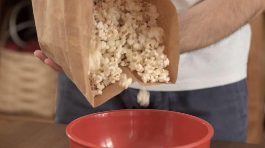 A3Noticias's tweet photo. Aprende a preparar unas palomitas en casa. ¡Rápido y facilísimo!
http://t.co/VURFkAWOpe http://t.co/vltIHgWIai