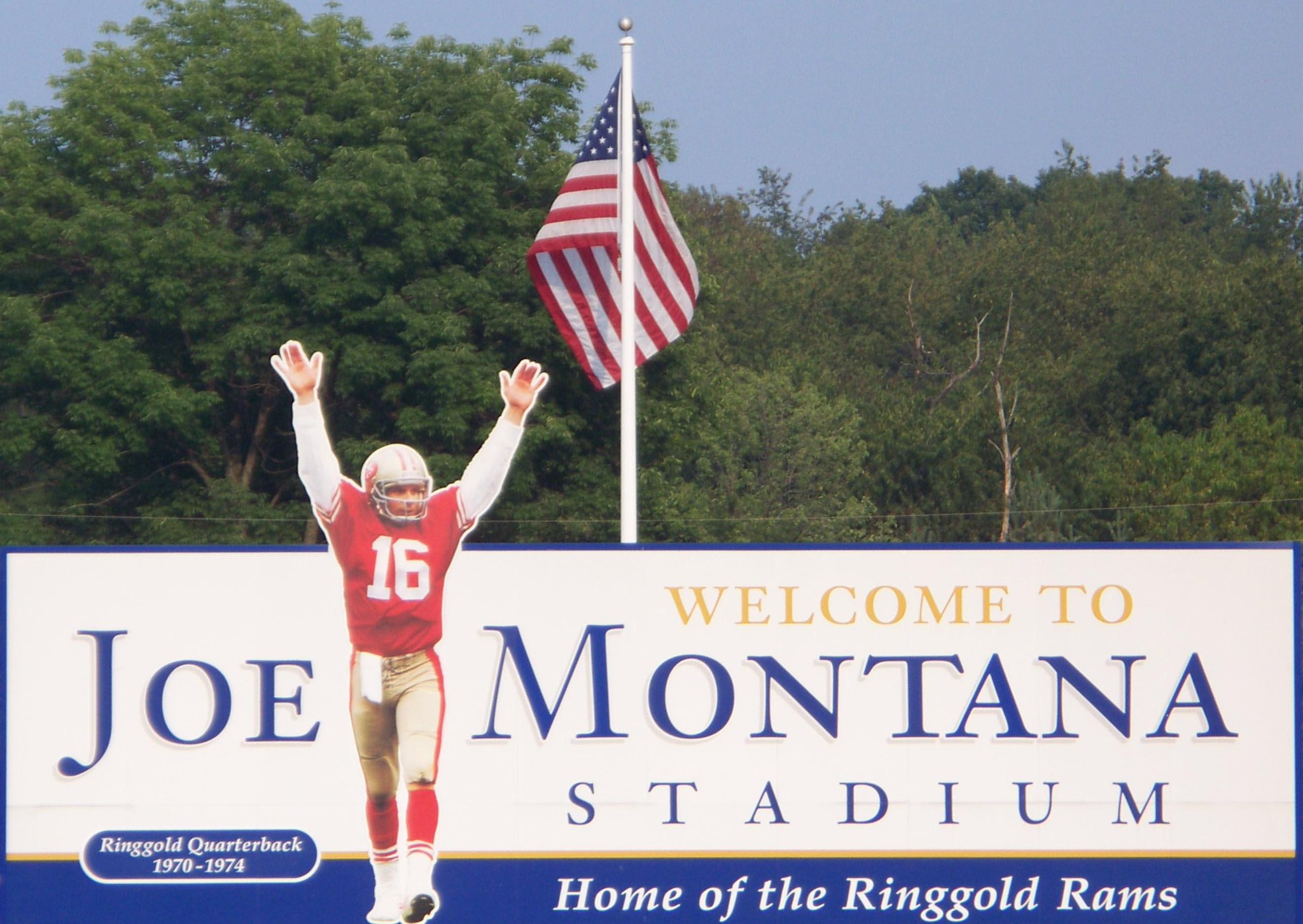 Happy 59th birthday to former Ringgold High School and quarterback Joe Montana. 