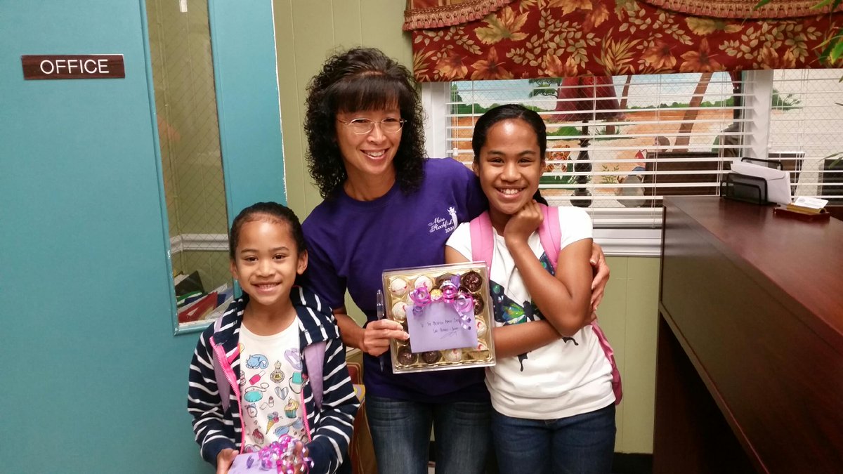 LeffewVivien's tweet photo. Thank you Alanah and Anjah!  WE LOVE OUR TREATS!  #RFES  #Rocktified @RockfishTigers http://t.co/BV6yUEiRp7