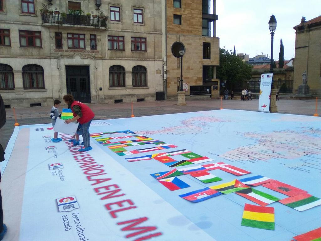 giant_words's tweet photo. España #cooperacion #cooperacionesdesarrollo @CooperacionESP #Oviedo #gobiernoasturias #ayuntamientoOviedo #eyd2015 http://t.co/GSxGqvK7J6