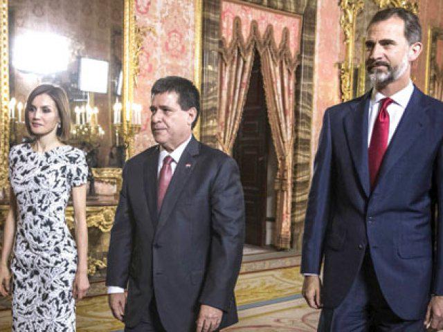UltimaHoracom's tweet photo. Cartes pide disculpas a compatriotas por sus declaraciones http://t.co/MIb1ipITQX http://t.co/U1vj4lT08m