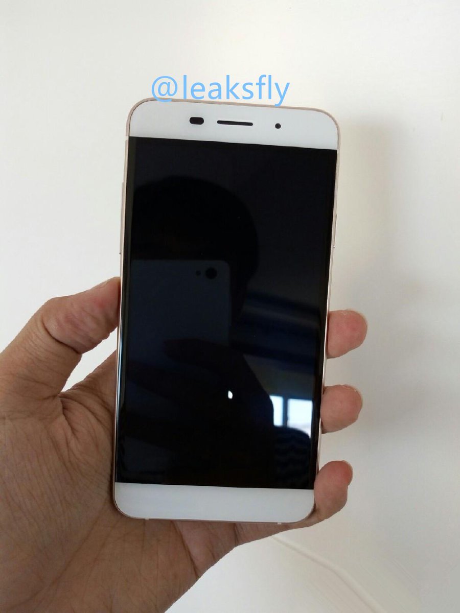leaksfly's tweet photo. Borderless, slim, light and iphone alike. http://t.co/JHgT1z50PL
