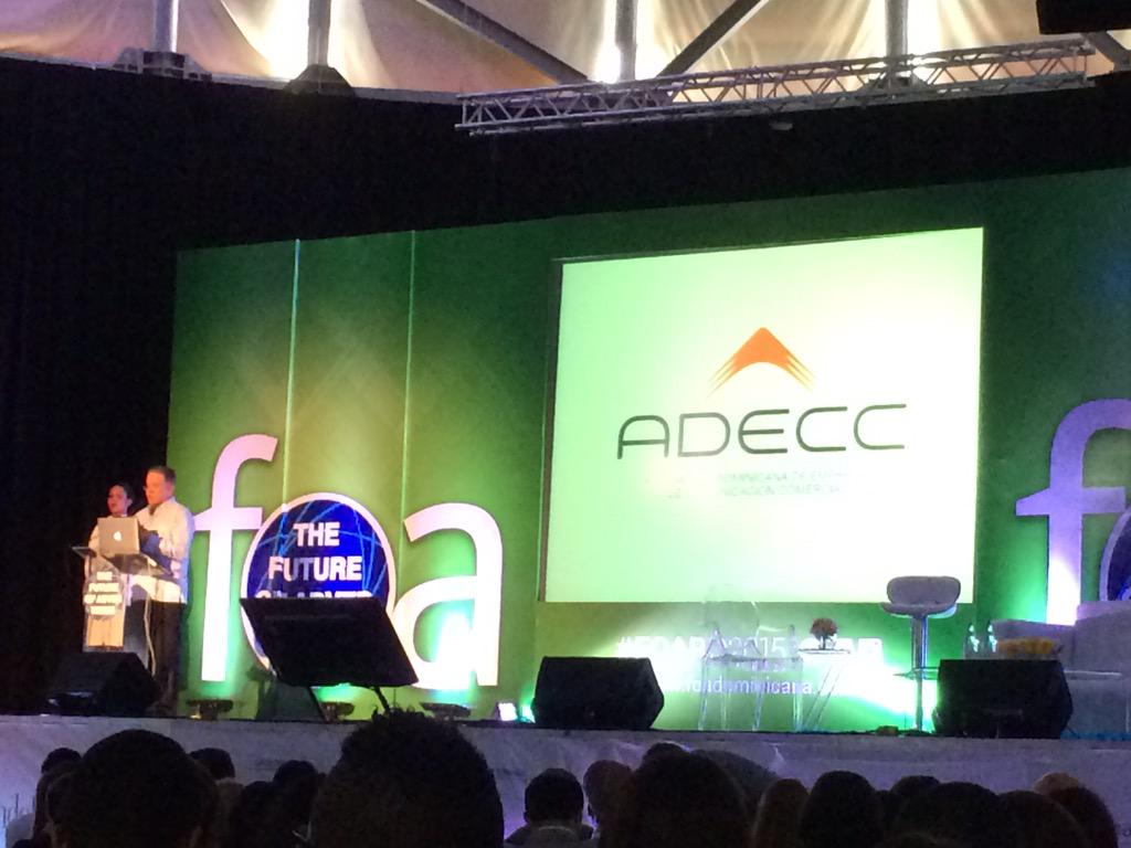 MiteNishio's tweet photo. El Pte de @lidaprd anuncia que la institución cambia su nombre a @adecc_rd #FOARD2015 http://t.co/PUu5RNo370