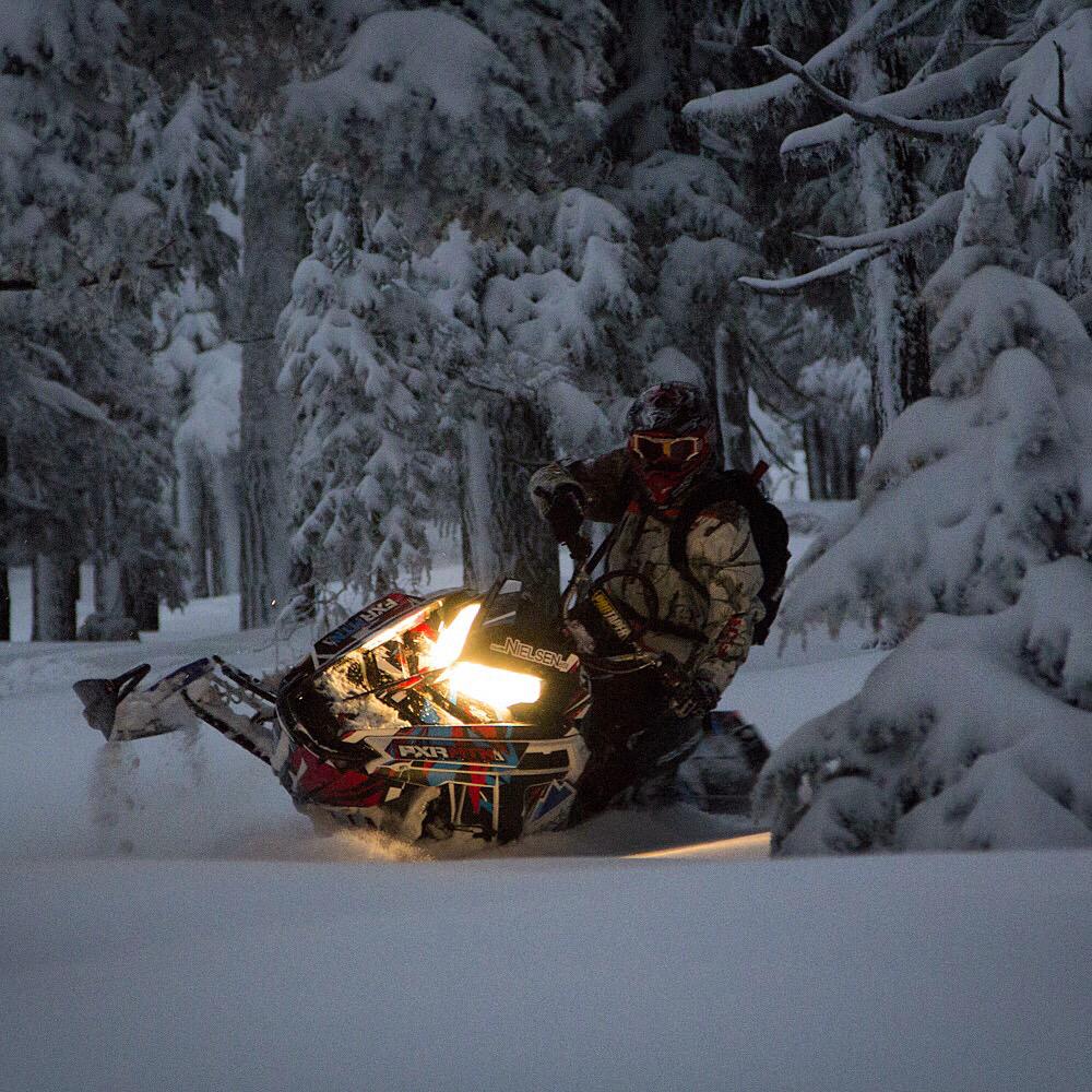 NWSledder's tweet photo. RT if you'd go for a night ride in the woods! #NWSledder @PolarisSnow http://t.co/SpobU41f6n