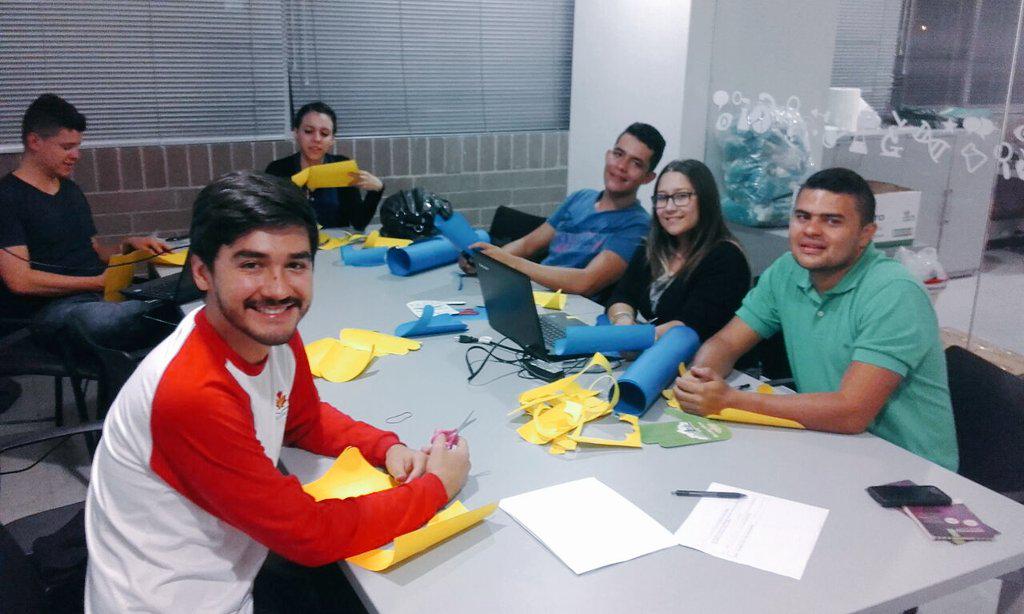 jdcrozo's tweet image. @DeMuestra preparando nuestra última muestra. #Modulo8