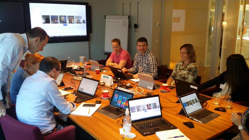 leanverbeeten's tweet photo. #leanverbeeten en @InstitVerbeeten  ervaren het nieuwe werken bij @microsoft #office365 http://t.co/DKu9GGJwz2