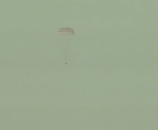esa's tweet photo. Touchdown! Welcome home @AstroSamantha @AstroTerry and @AntonAstrey ! http://t.co/hvDVuUwPLh