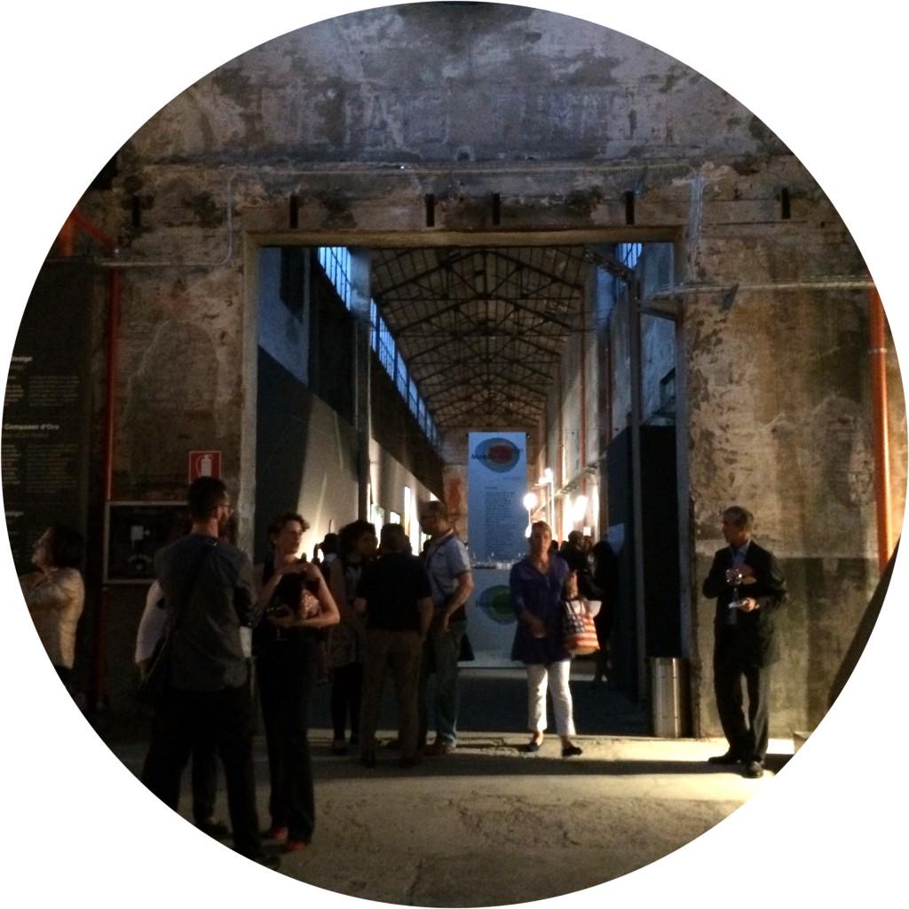 KillingSnobbery's tweet photo. metti una sera – per sbaglio – a Milano http://t.co/vbCKldZwLX http://t.co/riDXVKWQgi