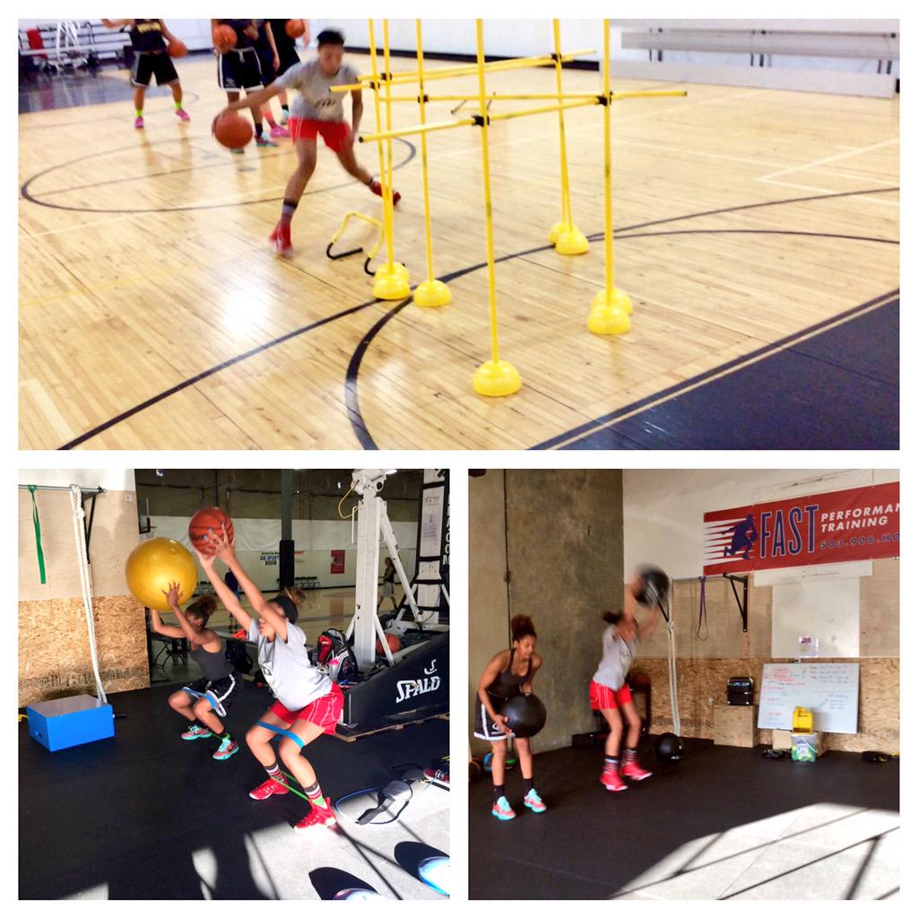 coachgriff3's tweet image. Welcome to the #FastFam @MartinaMcCowan! #D1Bound #GoBeach