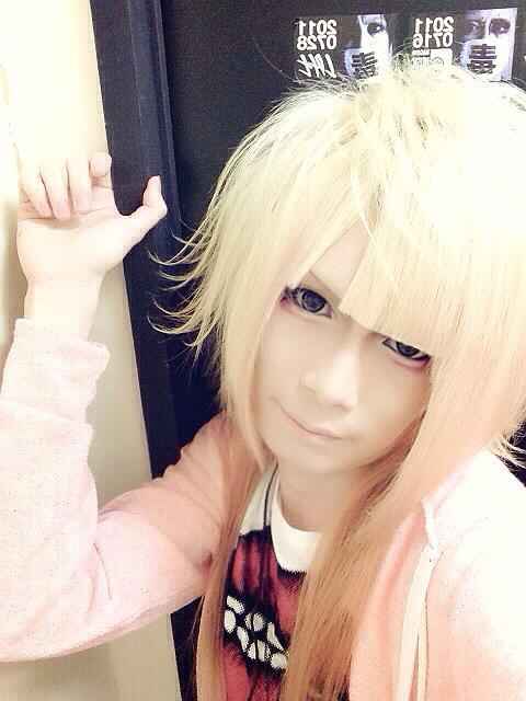 Twitter এ Yoshitaka Kinoshita よろしく ᵒ Wᵒ ੭ Visual V系 V系好きな人rt いいなと思ったらrt パッツン好きな人rt 金髪ロング 煙草吸ったことありません Rtした人フォローする Http T Co Ylk6ino4sd ট ইট র