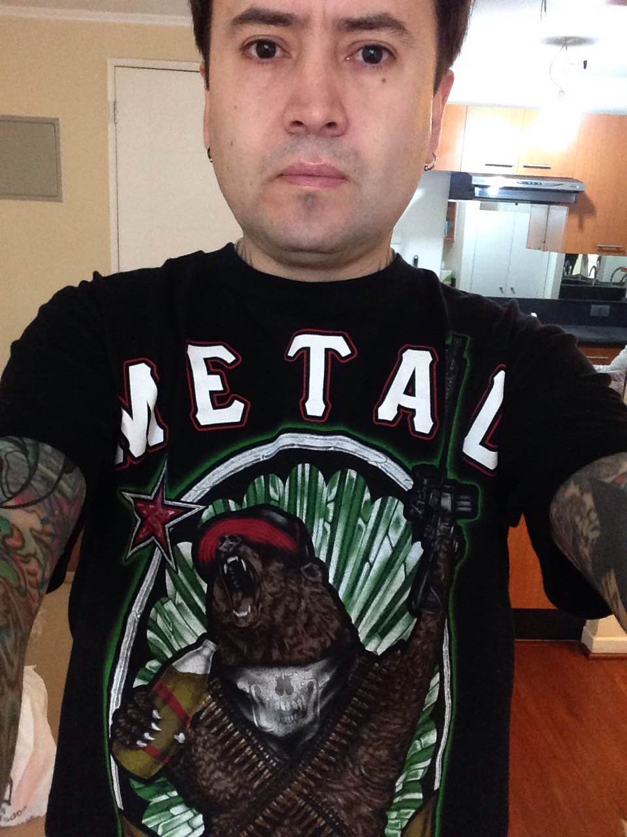 MetalMulishaCl's tweet photo. .@romacaya enfrentando el día con actitud M/M http://t.co/7rTlkkPz6X