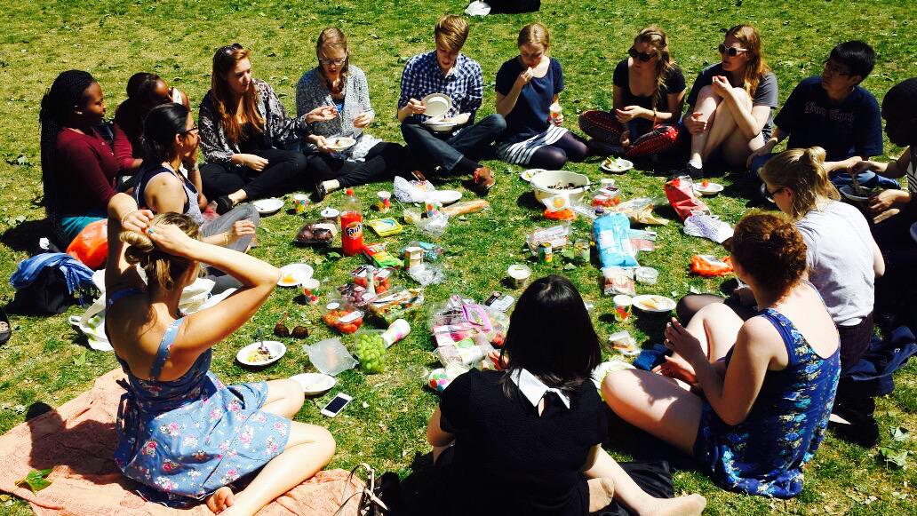 DPI_UK's tweet photo. .@DPI_UK interns and @ucl #globalcitizenship programme volunteers picnic this afternoon #NGOinternship #NGOintern http://t.co/QNYcBcgZbX