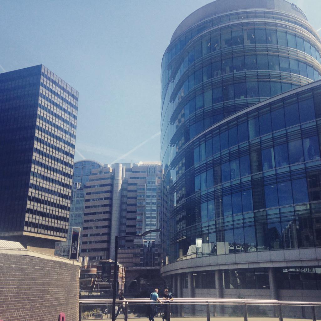 TheodoraLuca's tweet photo. #urban corners, working life #London #cityscape http://t.co/69F7VDpgfm